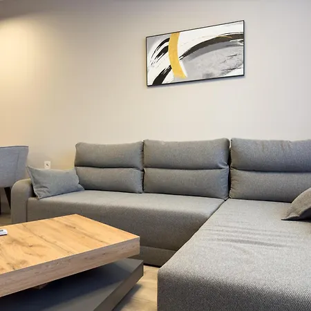 Modern & Spacious Two-bedroom 아파트