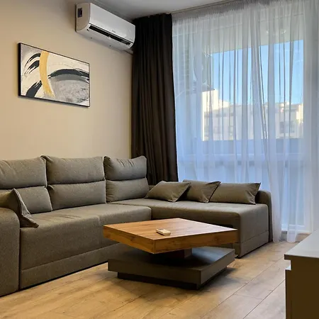 Modern & Spacious Two-bedroom *