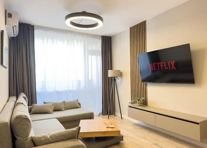 Modern & Spacious Two-bedroom *