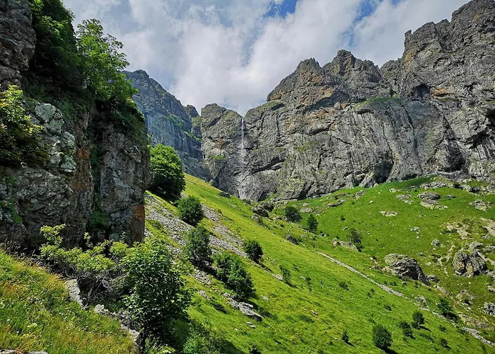 Modern & Spacious Two-bedroom Lejlighed